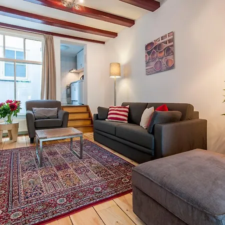 Apartment Carre Theater