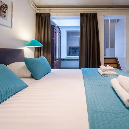 Apartamento Carre Theater